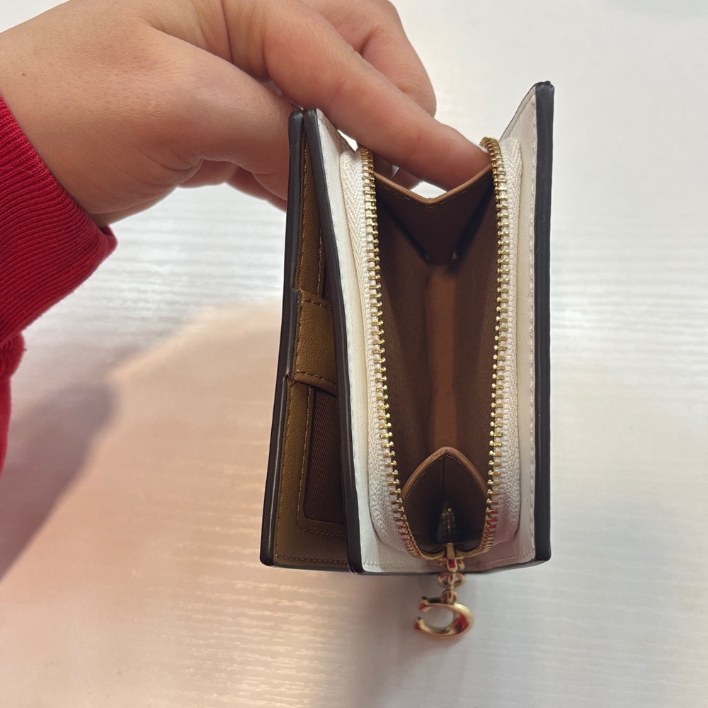 Coach Cream and Gold Women's Wallet - Picture 5 of 5